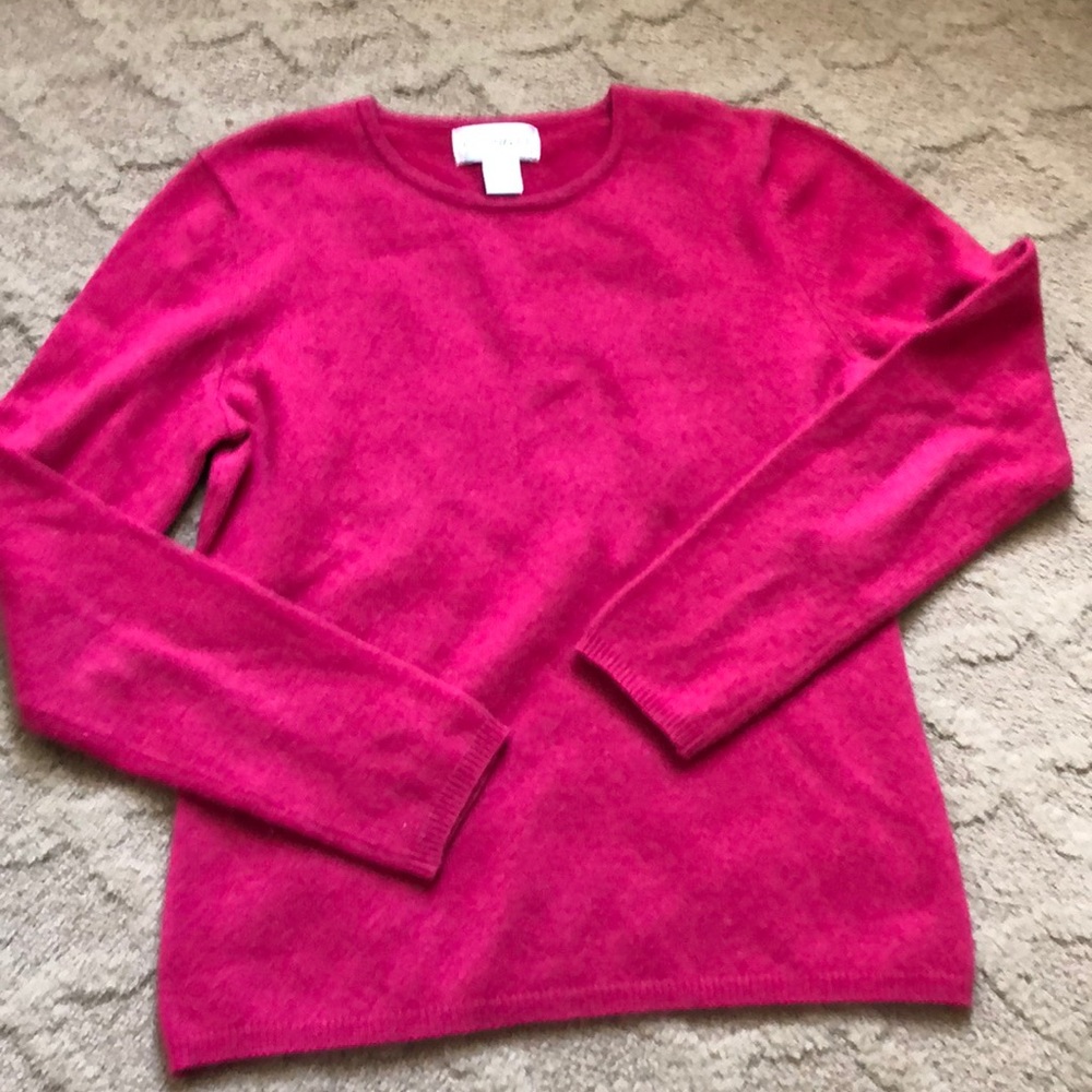 Bloomingdales fuschia cashmere sweater - size S